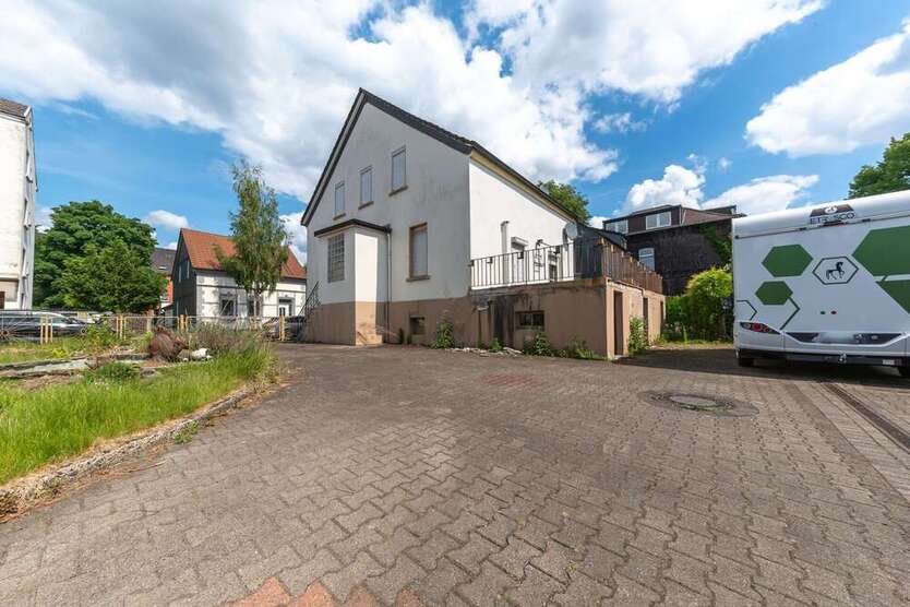 Haus zum Kaufen in Essen Gerschede 449.000 € 378 m²