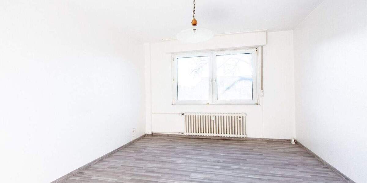 Blömker! Modernisierte 2,5-Zimmer Wohnung mit Balkon im 1. OG in GE-ScholvenGLA-Zweckel! 2 zimmer