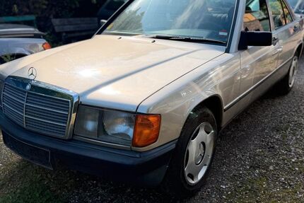Mercedes-Benz 190 78.000 km 8.850 &euro; Dortmund 44267