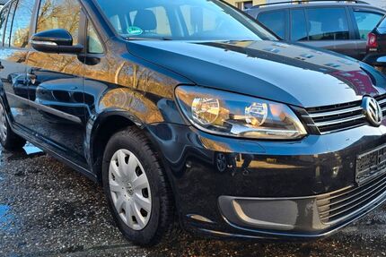 VW Touran 210.000 km 5.999 &euro; Essen 45144