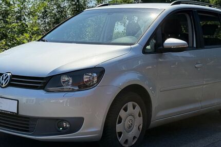 VW Touran 176.800 km 5.299 &euro; Dülmen 48249