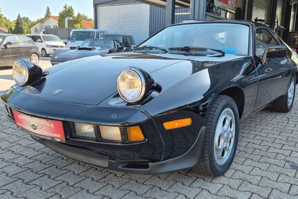 Porsche 928