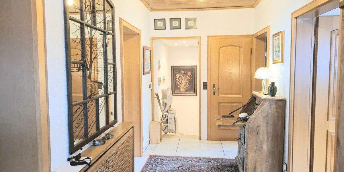 Einseitig angebauter, teilunterkellerter Bungalow mit Garage in ruhigem Stichweg auf Kaufgrundstück. - Einfamilienhaus Oer-Erkenschwick Groß-Erkenschwick | Angebot:25413680