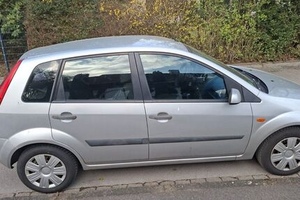 Ford Fiesta 205.000 km 2.500 &euro; Gladbeck 45964
