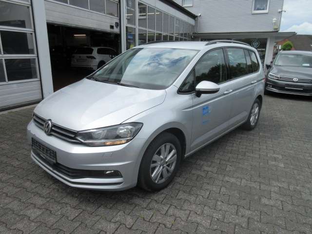 VW Touran Comfortline 2.0 TDI NAVI ALU APS SITZHEIZUN 212.780 km 12.988 € Bergkamen 59192