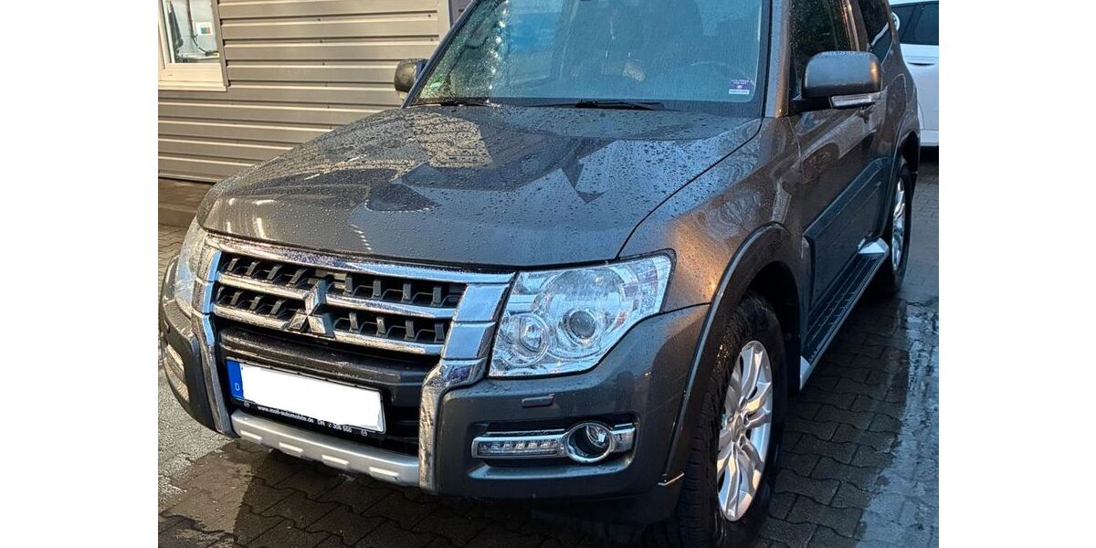 Mitsubishi Pajero 144.700 km 22.500 &euro; Dortmund 44263