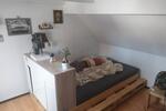 Schöne helle Dachgeschoßwohnung mit guter Anbindung