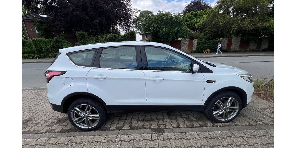 Ford Kuga 62.000 km 15.499 &euro; Bottrop 46244