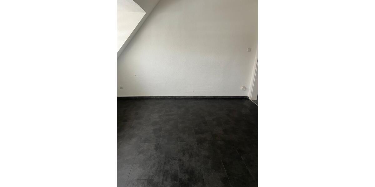 Dachgeschoßwohnung Oberhausen Biefang - 3.5 Zimmer, 78 m&sup2;, 750&euro; | Angebot:24480098