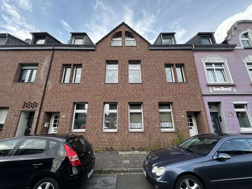 Haus zum Kaufen in Oberhausen 249.000 € 224 m²