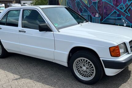 Mercedes-Benz 190 176.000 km 9.870 &euro; Dortmund 44287