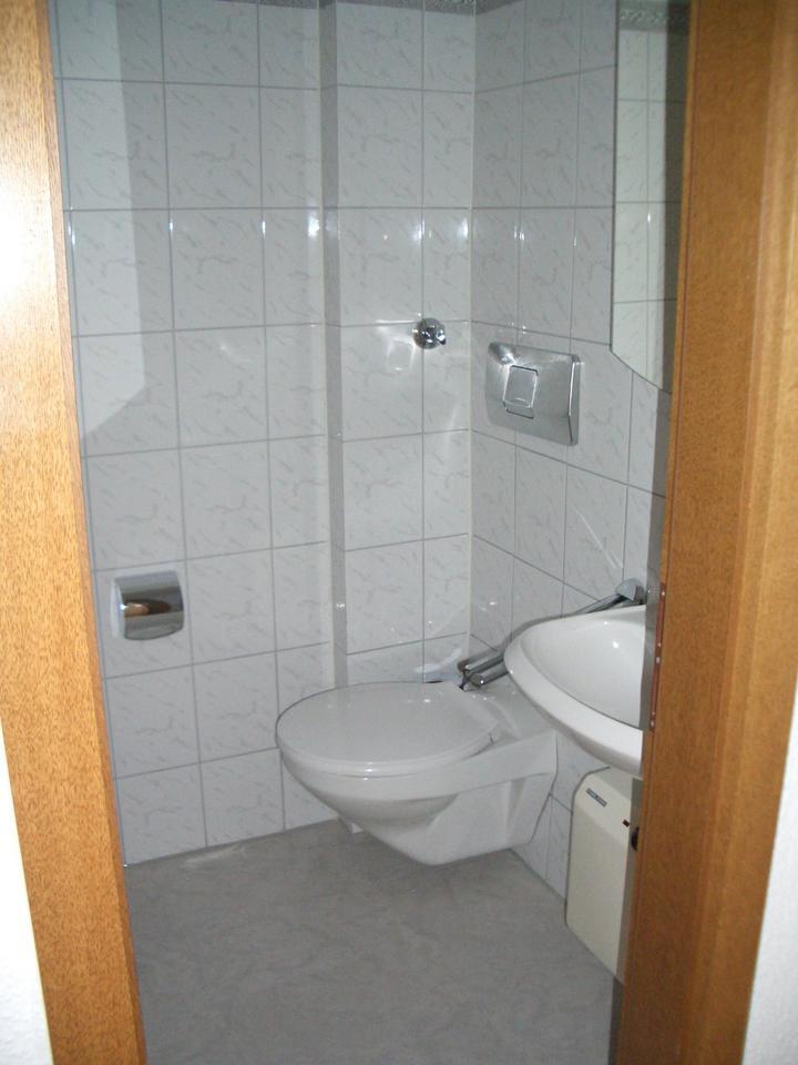 kernsanierte Altbauwohnung im 1.OG zimmer