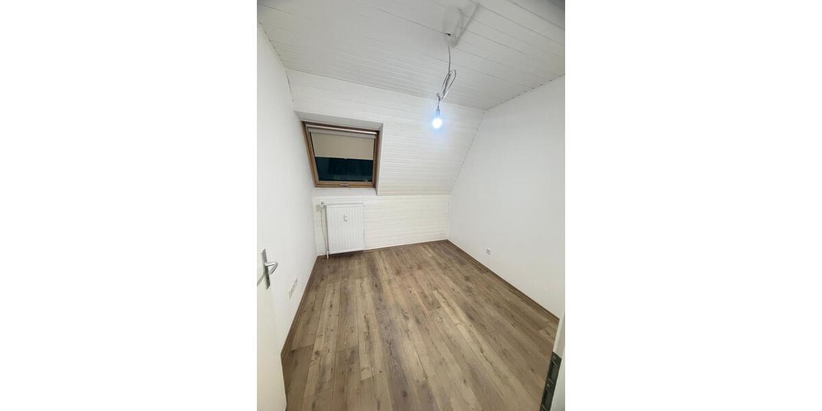 Etagenwohnung Oberhausen Alsfeld - 4 Zimmer, 85 m&sup2;, 1.300&euro; | Angebot:25050320
