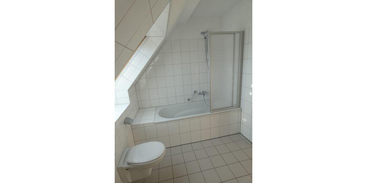 Dachgeschoßwohnung Essen Stadtbezirk IV - 3 Zimmer, 70 m&sup2;, 737&euro; | Angebot:26464148