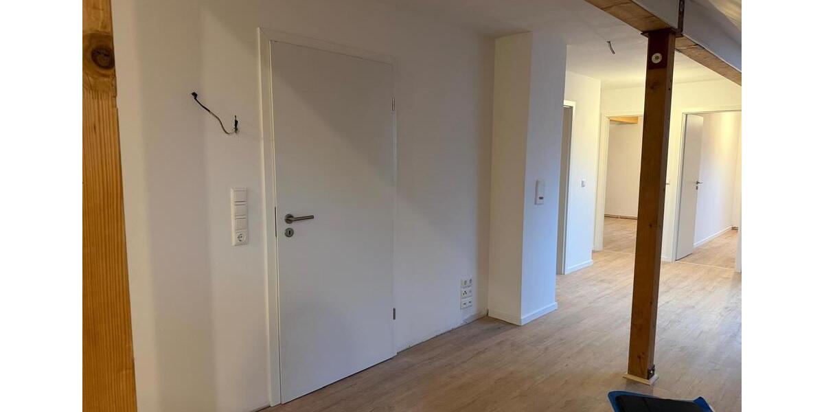 Dachgeschoßwohnung Bochum Günnigfeld - 3 Zimmer, 80 m&sup2;, 750&euro; | Angebot:24441580