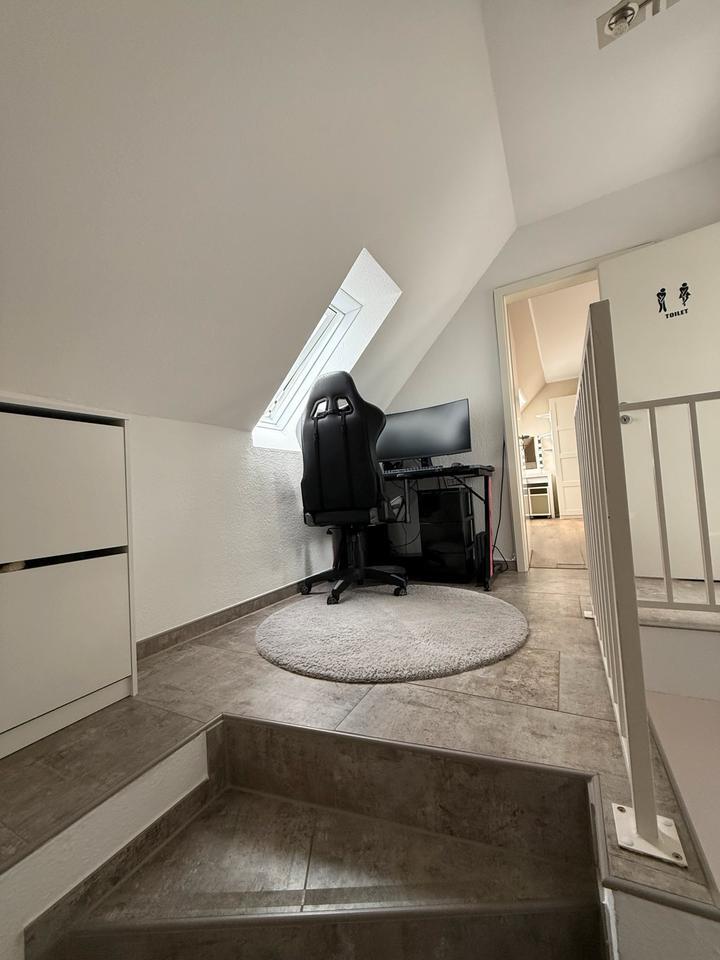 Schöne und große 2 Raum Maisonette Wohnung zimmer