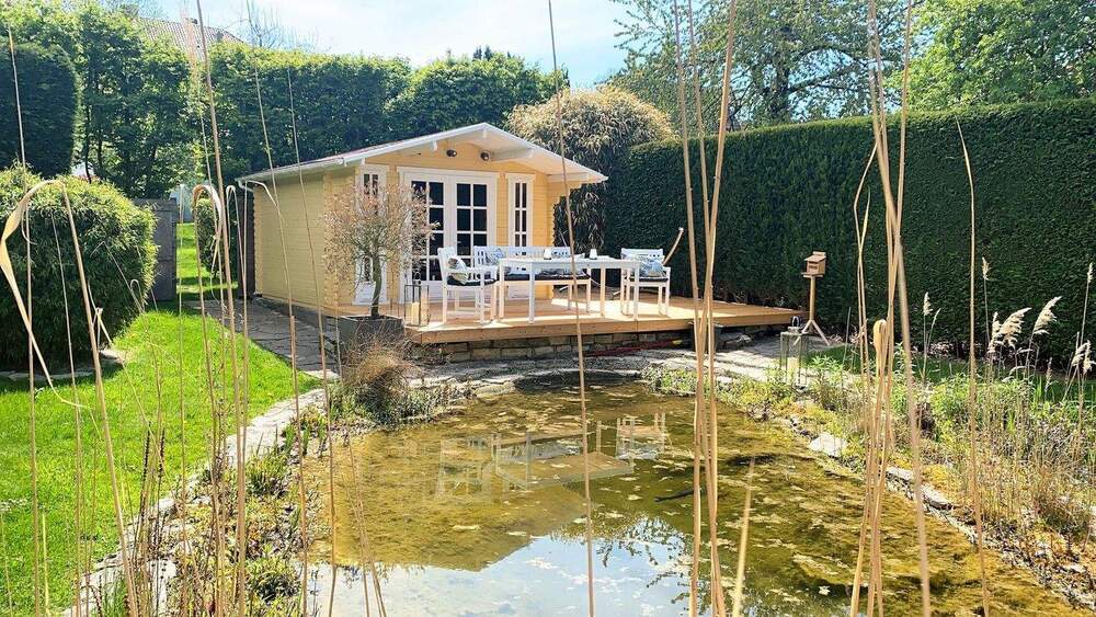 Wohnen und Arbeiten: Stilvolles Mehrfamilien- und Geschäftshaus mit großem Garten. 1 zimmer