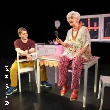 Oma Monika - was war? 20.09.2026 Kinder- und Jugendtheater (KJT)