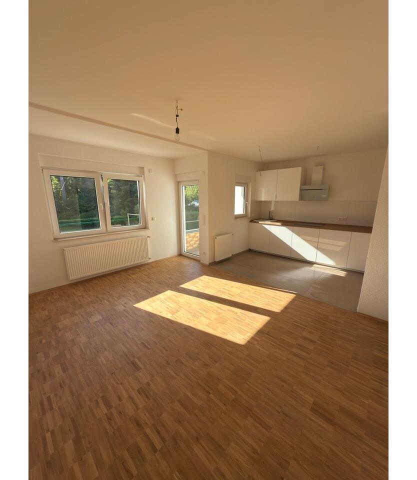 Moderne 2,5 Zimmer Wohnung mit EBK und Balkon