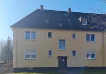 Renovierte 2-Zimmer-Wohnung im Dachgeschoss zu vermieten!