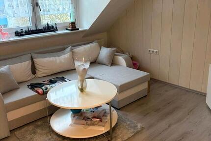 Dachgeschosswohnung im beliebten Klinikviertel 1 zimmer