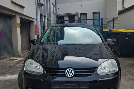 VW Golf 218.000 km 2.400 € Essen 45127