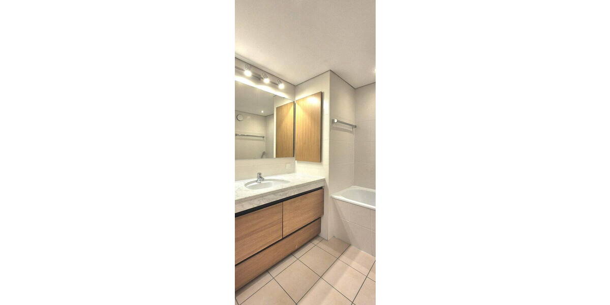 Etagenwohnung Essen Stadtwald - 2 Zimmer, 70 m&sup2;, 222.000&euro; | Angebot:26128173