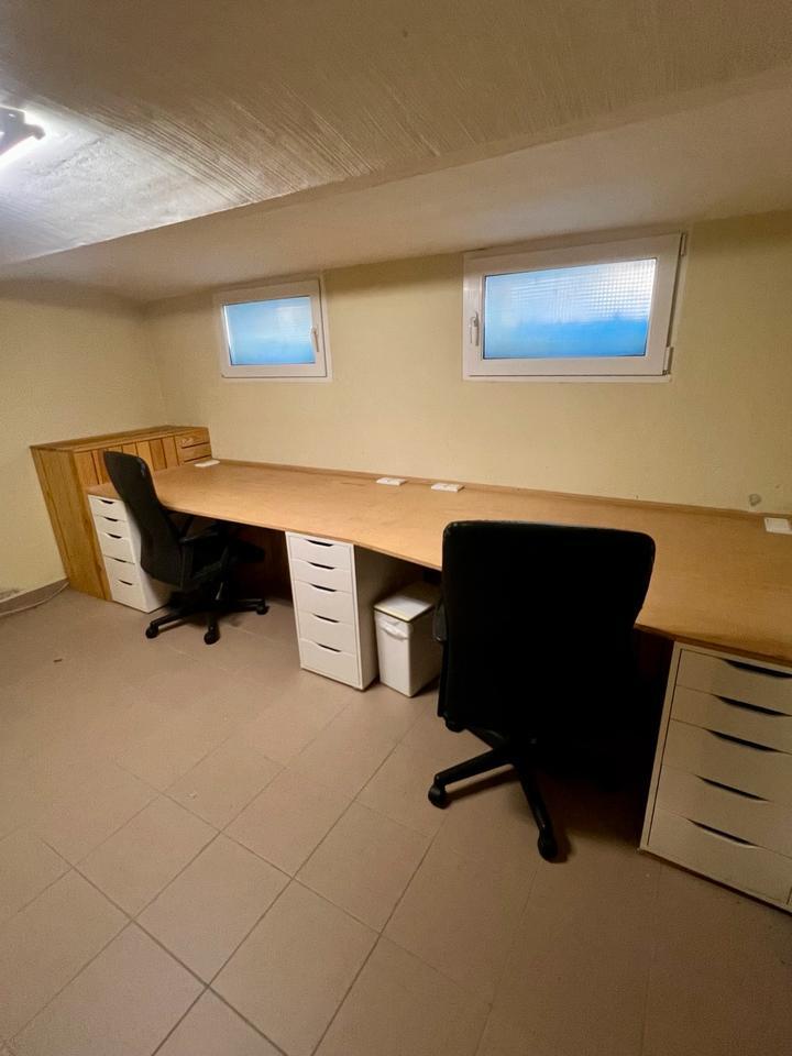 Top gepflegte Doppelhaushälfte mit ausgebautem Dachboden & Keller zimmer