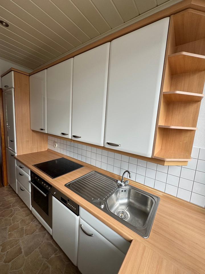 Helle Wohnung mit Balkon und Einbauküche in Mülheim a. d. Ruhr zimmer