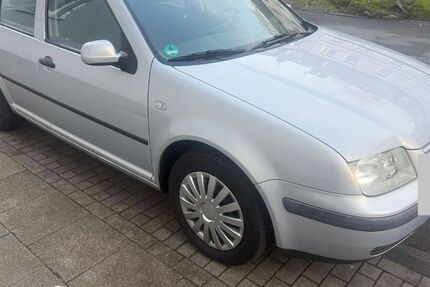 VW Bora 96.500 km 1.900 &euro; Essen 45143