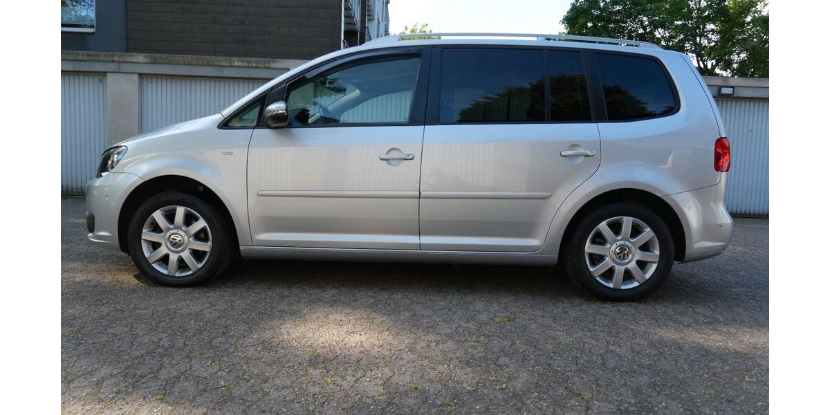 VW Touran 132.900 km 12.200 &euro; Recklinghausen 45665