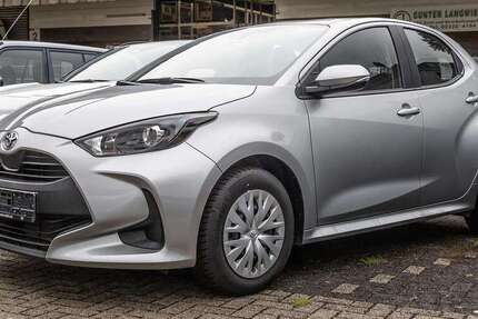 Toyota Yaris 4.523 km 14.989 &euro; Recklinghausen 45659