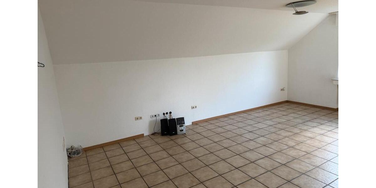 Dachgeschoßwohnung Dortmund Huckarde - 3 Zimmer, 82 m&sup2;, 195.000&euro; | Angebot:27075726