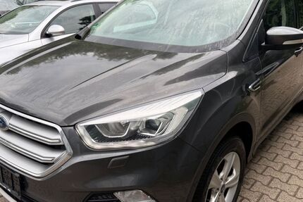 Ford Kuga 122.815 km 6.350 &euro; Essen 45356