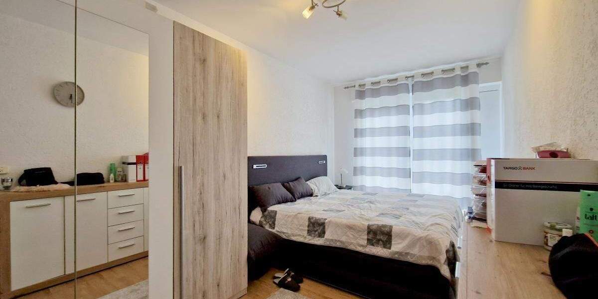 Modernes Zweifamilienhaus mit großem Garten und gehobener Ausstattung 7 zimmer