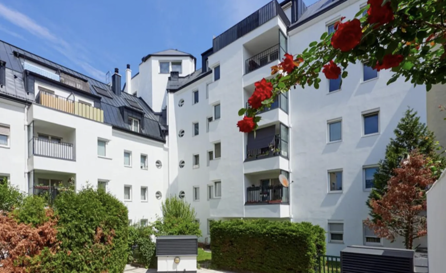 Haus zum Kaufen in Bochum 3.400.000 € 2699 m² 108 zimmer