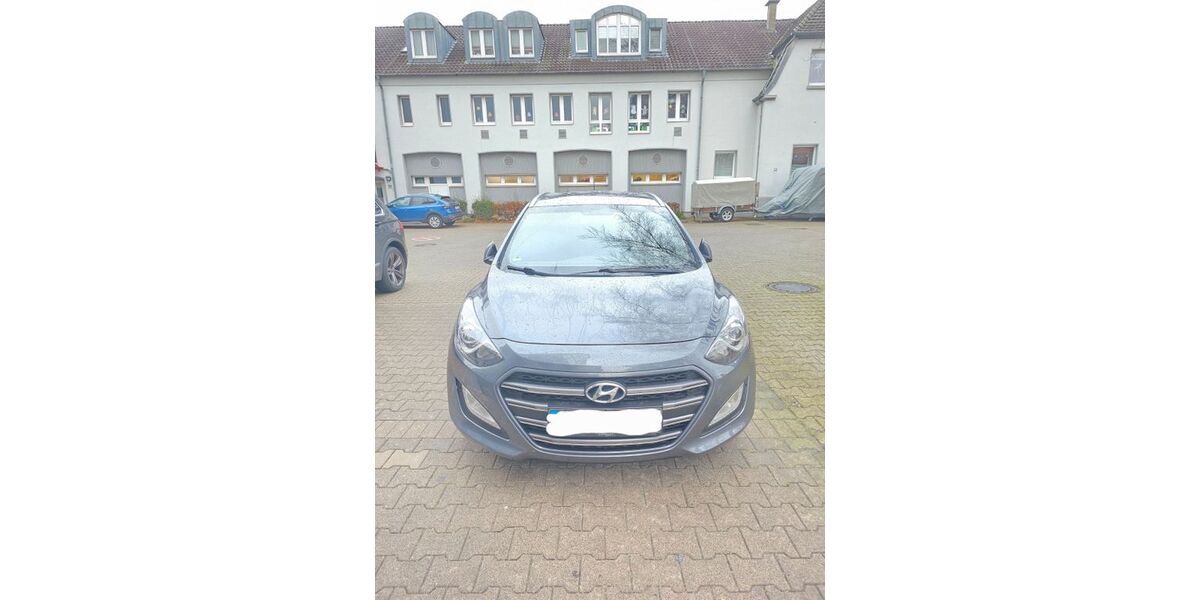 Hyundai i30 98.000 km 13.200 &euro; Recklinghausen 45663