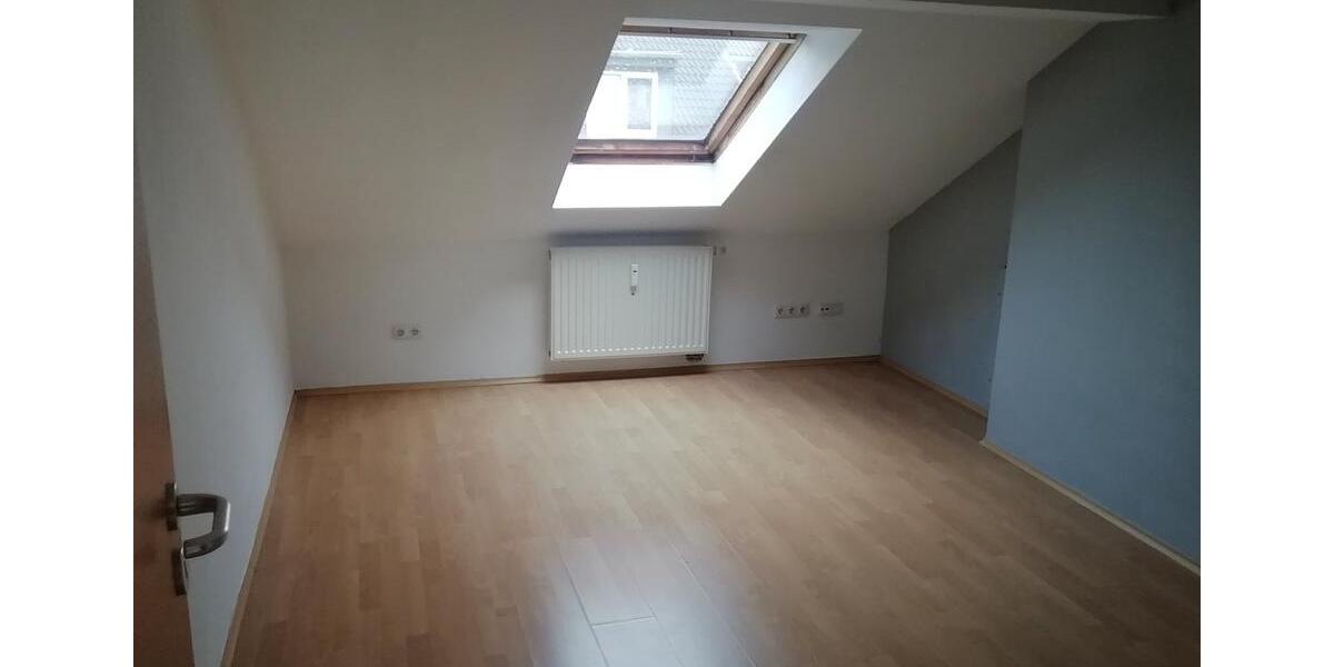 Dachgeschoßwohnung Oberhausen Alt-Oberhausen - 3 Zimmer, 72 m&sup2;, 450&euro; | Angebot:26278826