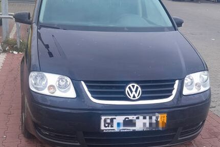 VW Touran 182.500 km 3.099 € Kamen 59174