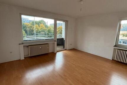 2-Zimmer-Wohnung mit Einbauküche und Balkon zimmer