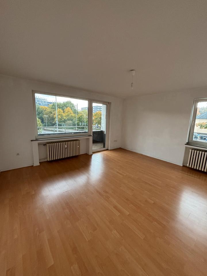 2-Zimmer-Wohnung mit Einbauküche und Balkon zimmer