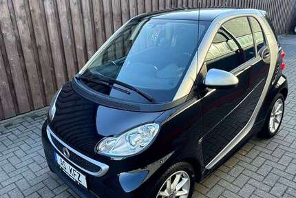 Smart forTwo 74.110 km 7.390 € Castrop-Rauxel 44579