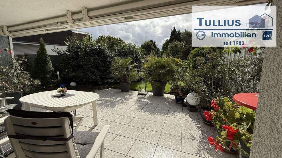 großes Reiheneckhaus mit Terrasse, kleinem Garten und Garage in Essen-Schönebeck 5 zimmer