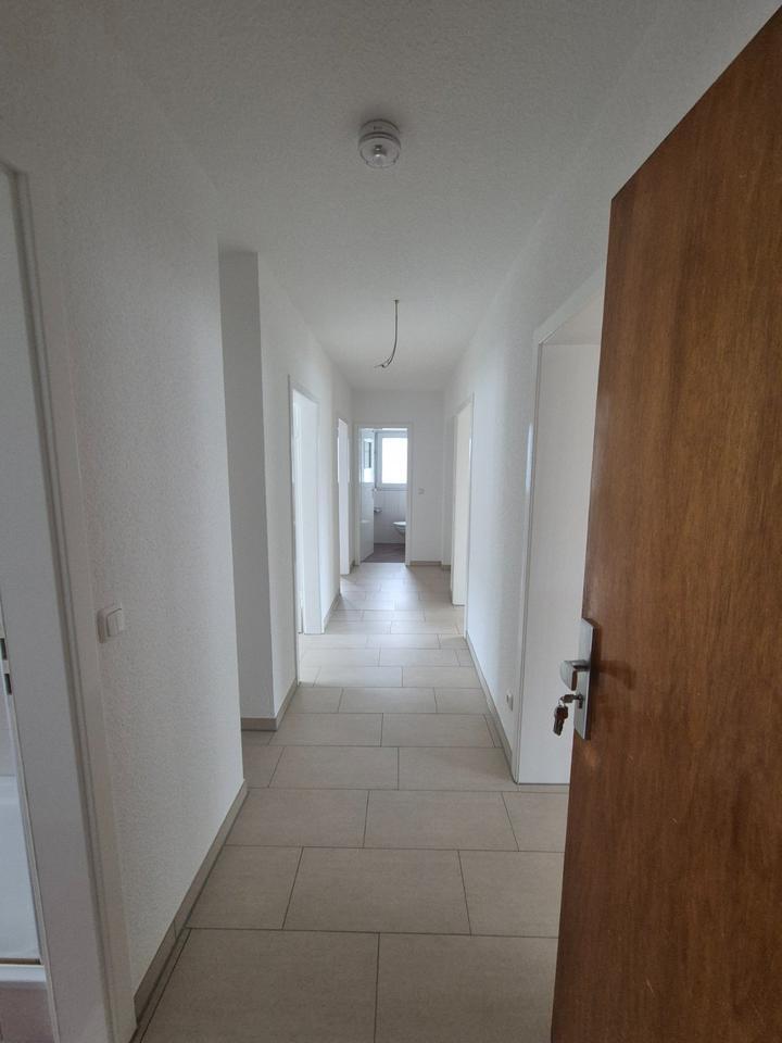 Erstbezug nach Modernisierung, Höntrop 3,5 Raum, Balkon, Gäste-WC zimmer