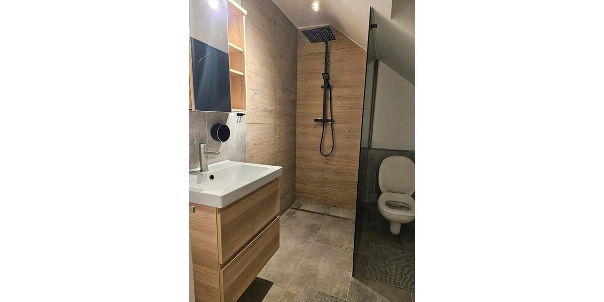 Dachgeschoßwohnung Bochum Eppendorf - 3 Zimmer, 65 m&sup2;, 900&euro; | Angebot:26618894