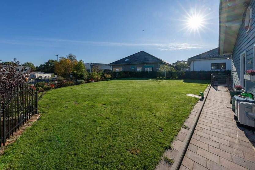 Ein lichtdurchfluteter Bungalow mit Gewerbehalle für die ganze Familie in Top-Wohnlage von Bork zimmer