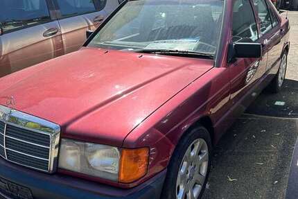 Mercedes-Benz 190 126.000 km 5.950 &euro; Essen 45130