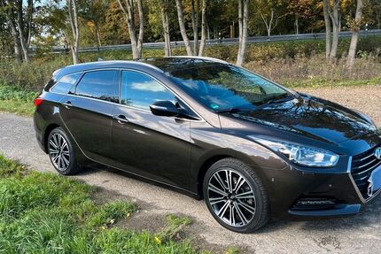 Hyundai i40 70.200 km 14.750 &euro; Recklinghausen 45657