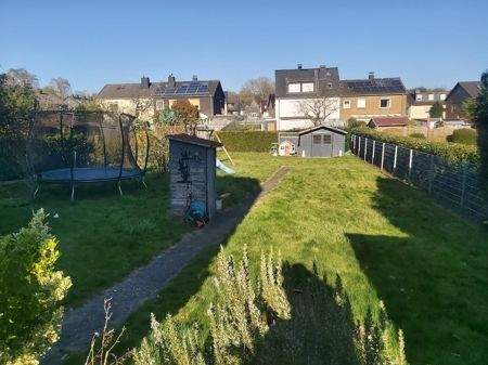 Geräumige Doppelhaushälfte mit großem Grundstück und Garage in guter Lage von Dortmund-Westerfilde 6 zimmer