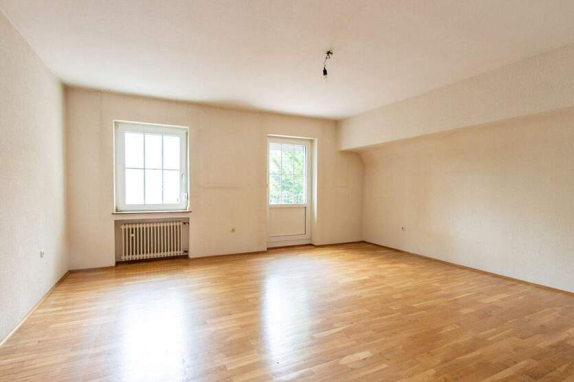 Blömker! Freistehendes Einfamilienhaus mit traumhaften Garten und zwei Garagen am Wittringer Wald! 4 zimmer